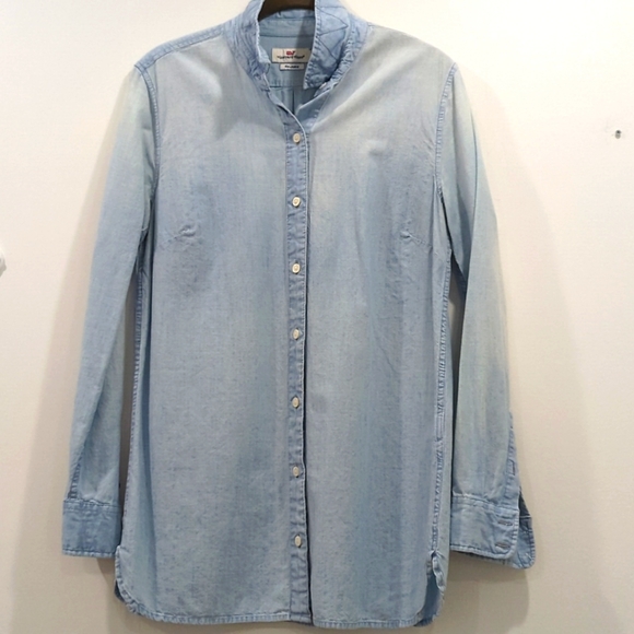 Vineyard Vines Tops - vineyard Vines relaxed chambray button down size 6